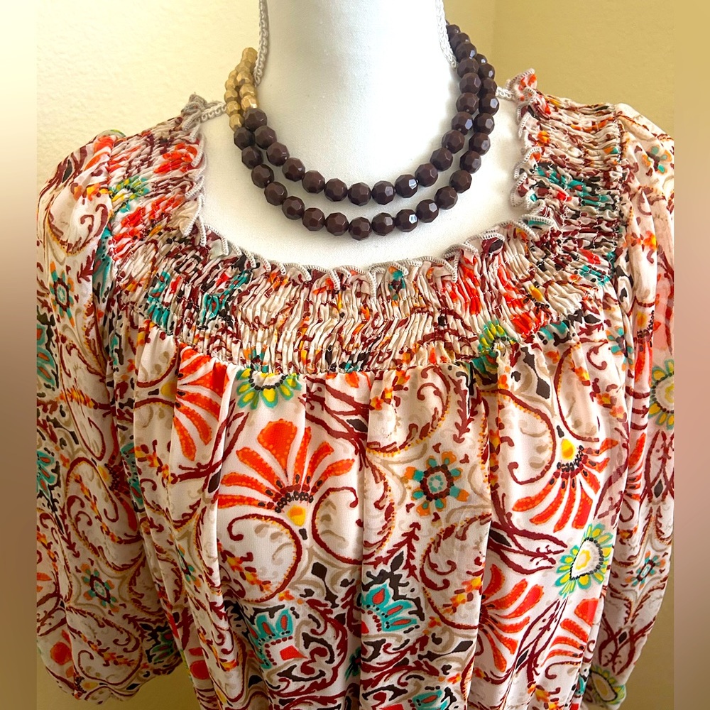 ENFOCUS lined ladies midi dress. Retro designed with elastic bodes neckline.